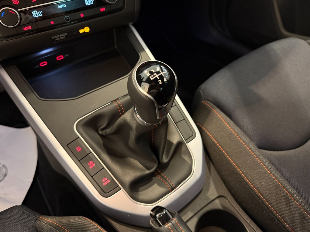 SEAT Arona 1.0 TSI FR ACC LED App Connect Bluetooth - 15