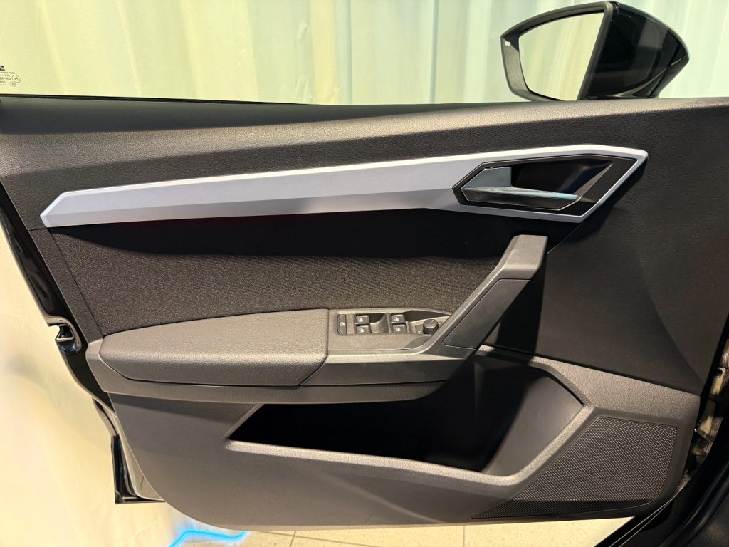 SEAT Arona 1.0 TSI FR ACC LED App Connect Bluetooth - 16