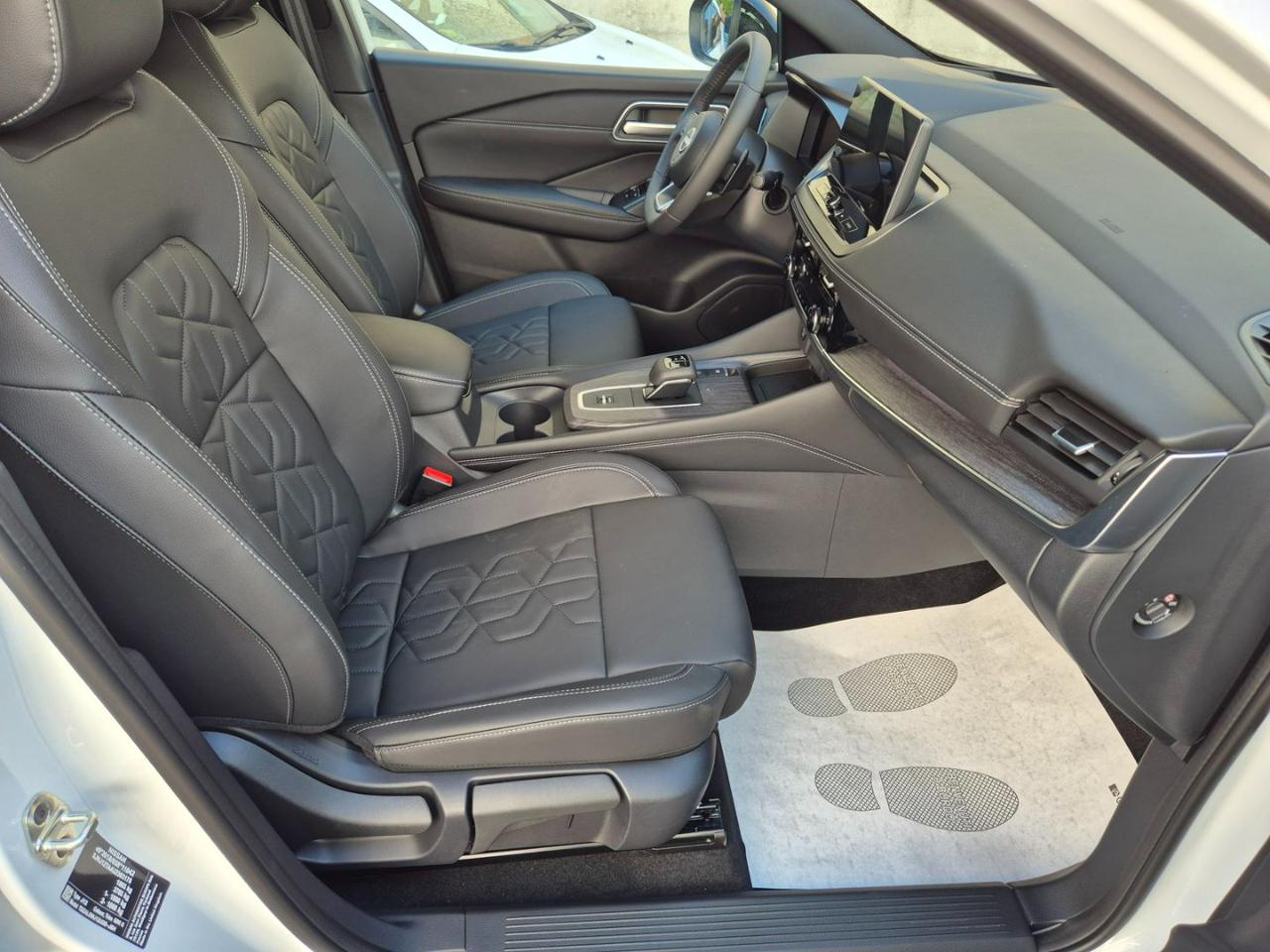 NISSAN Qashqai MHEV 158 CV Xtronic Tekna - 11