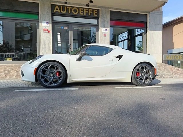 ALFA ROMEO 4C Bianco metallizzato