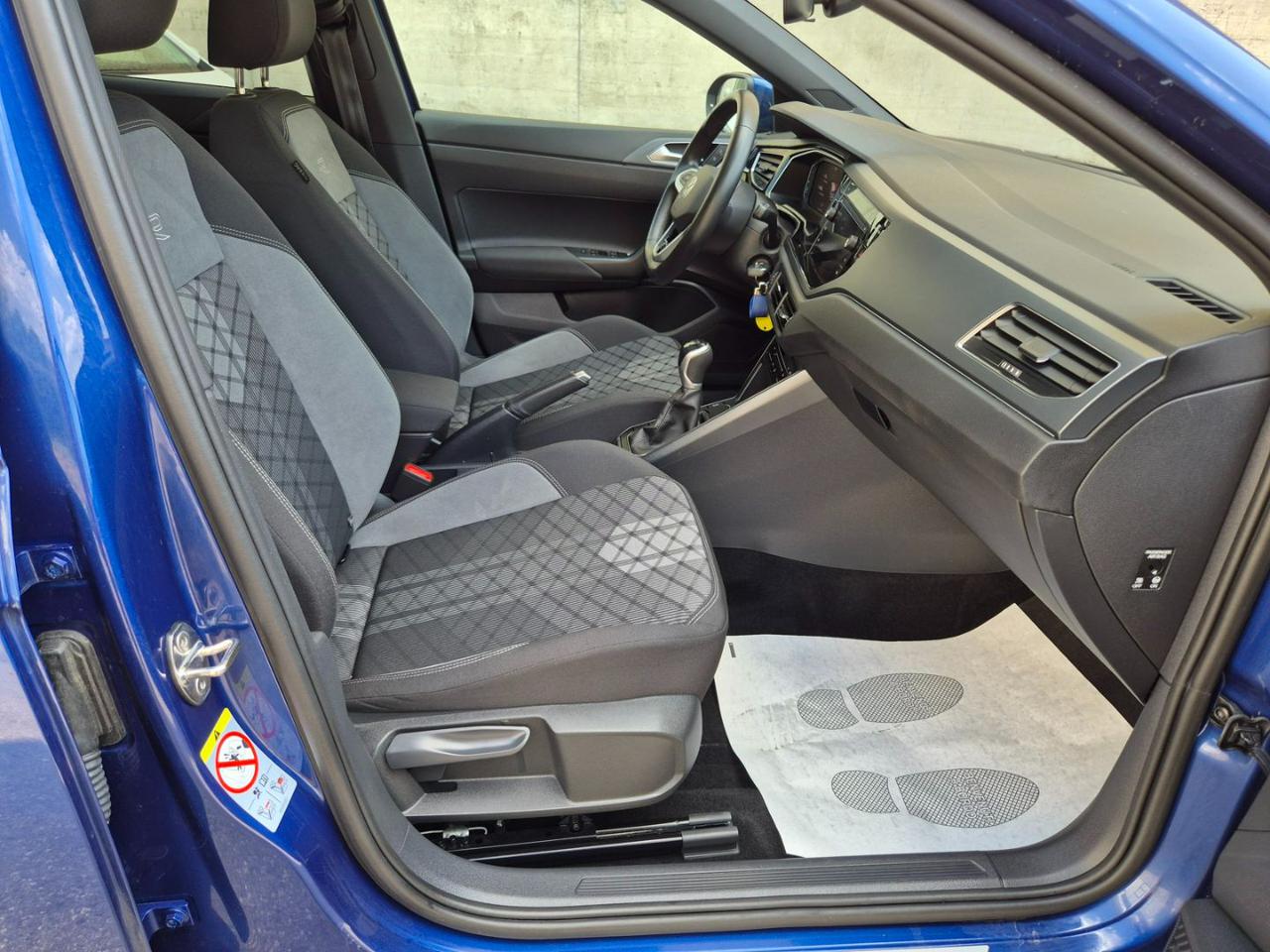 VOLKSWAGEN Taigo 1.0 TSI 115 CV R-Line - 12