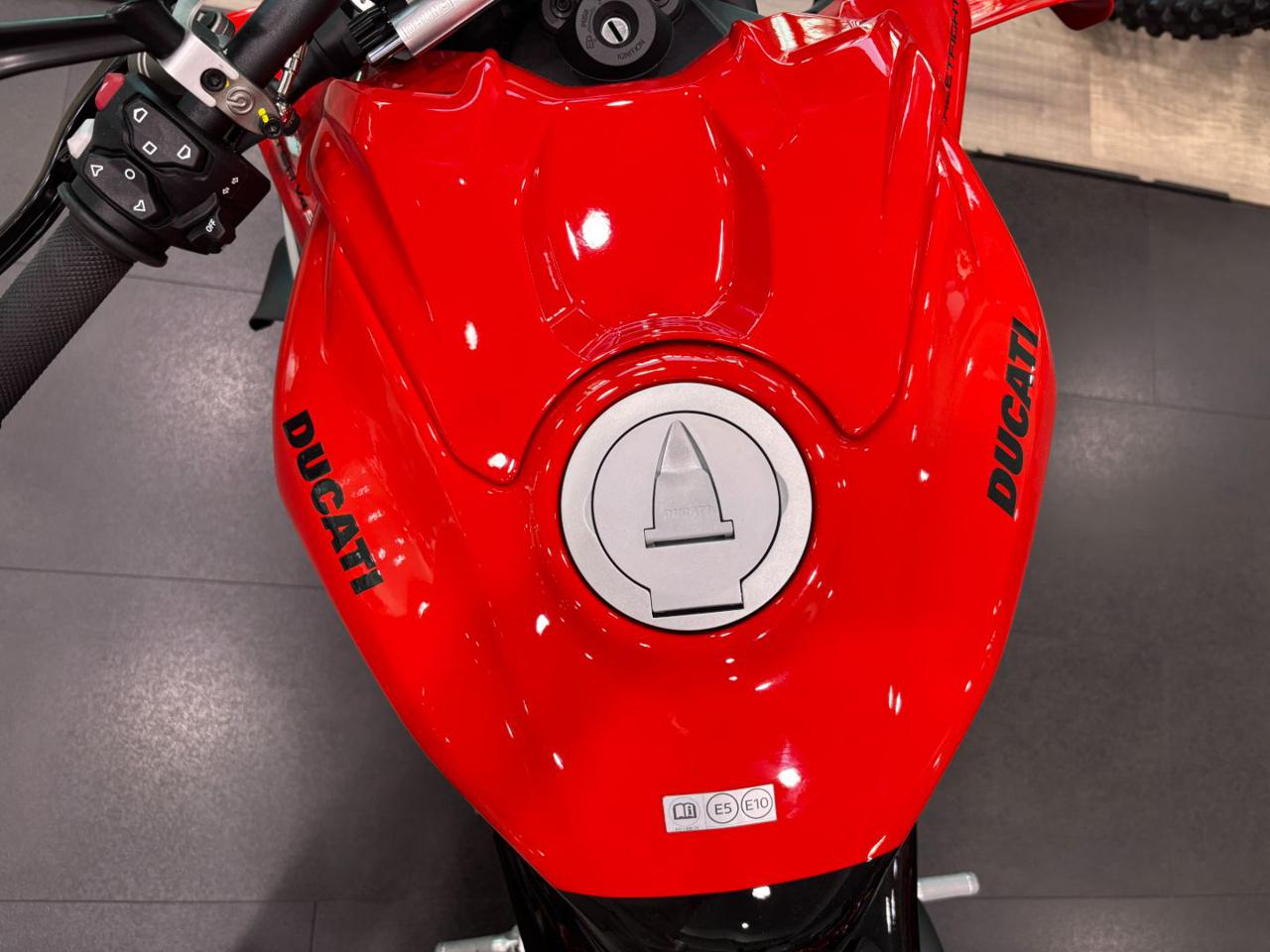 DUCATI Streetfighter V4 S CORSE - 10