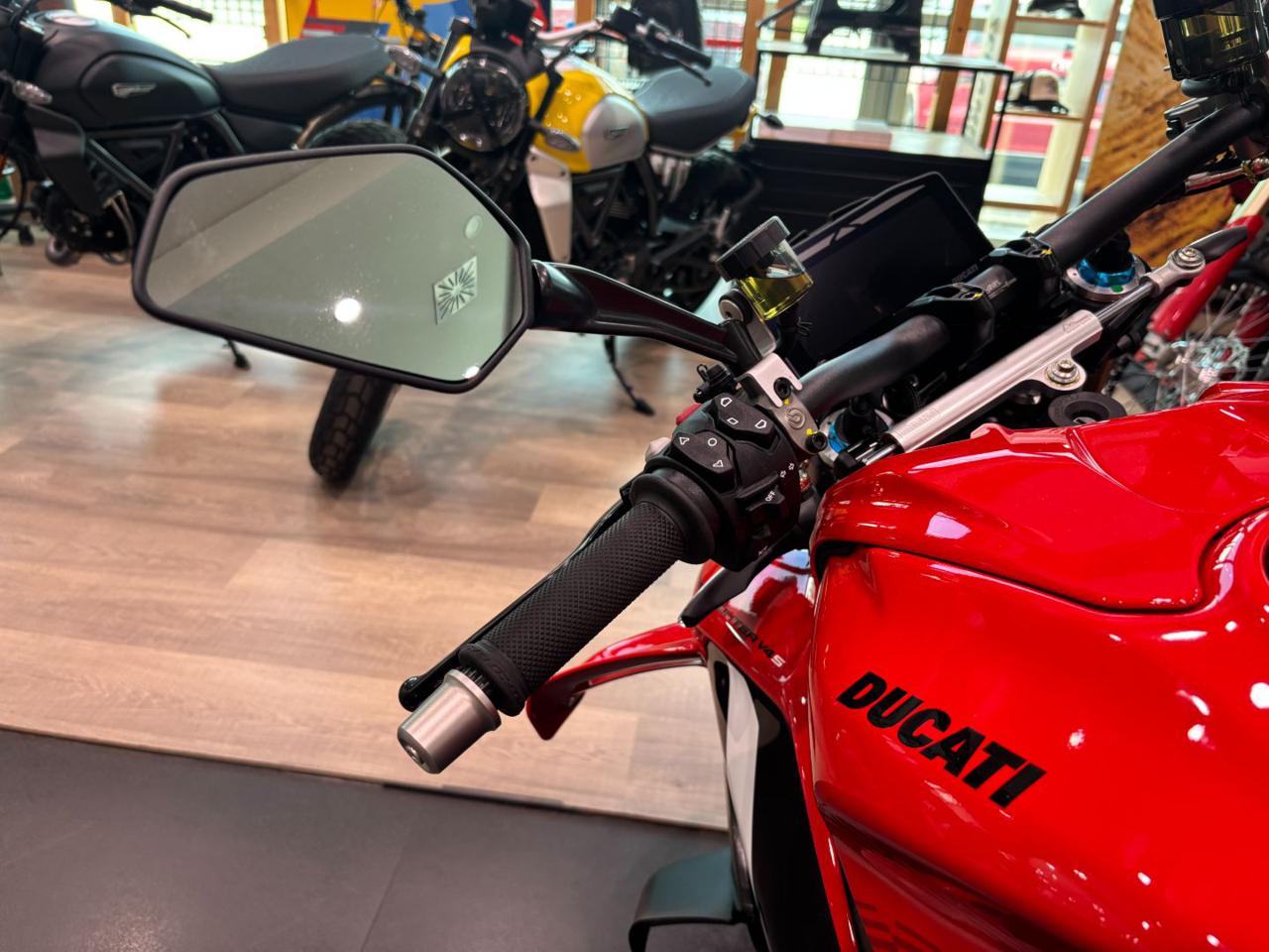 DUCATI Streetfighter V4 S CORSE - 11