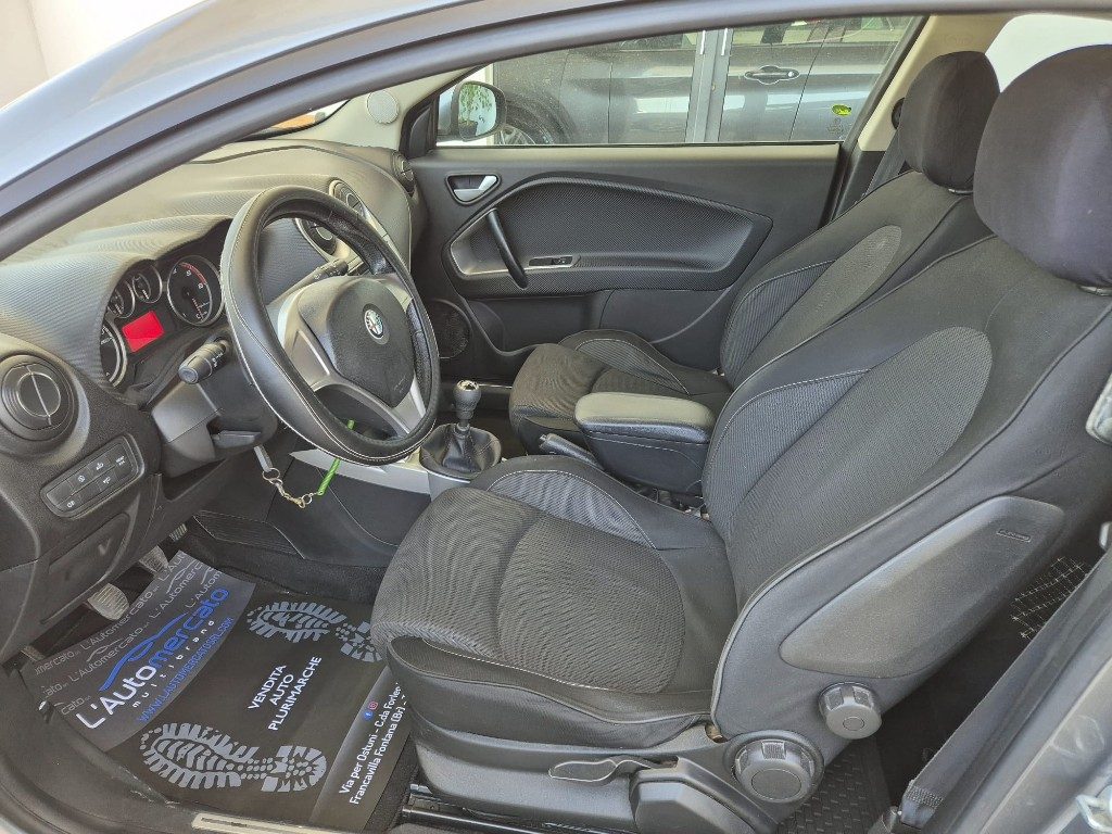 ALFA ROMEO MiTo 1.6 JTDm-2 S&S Distinctive - 6