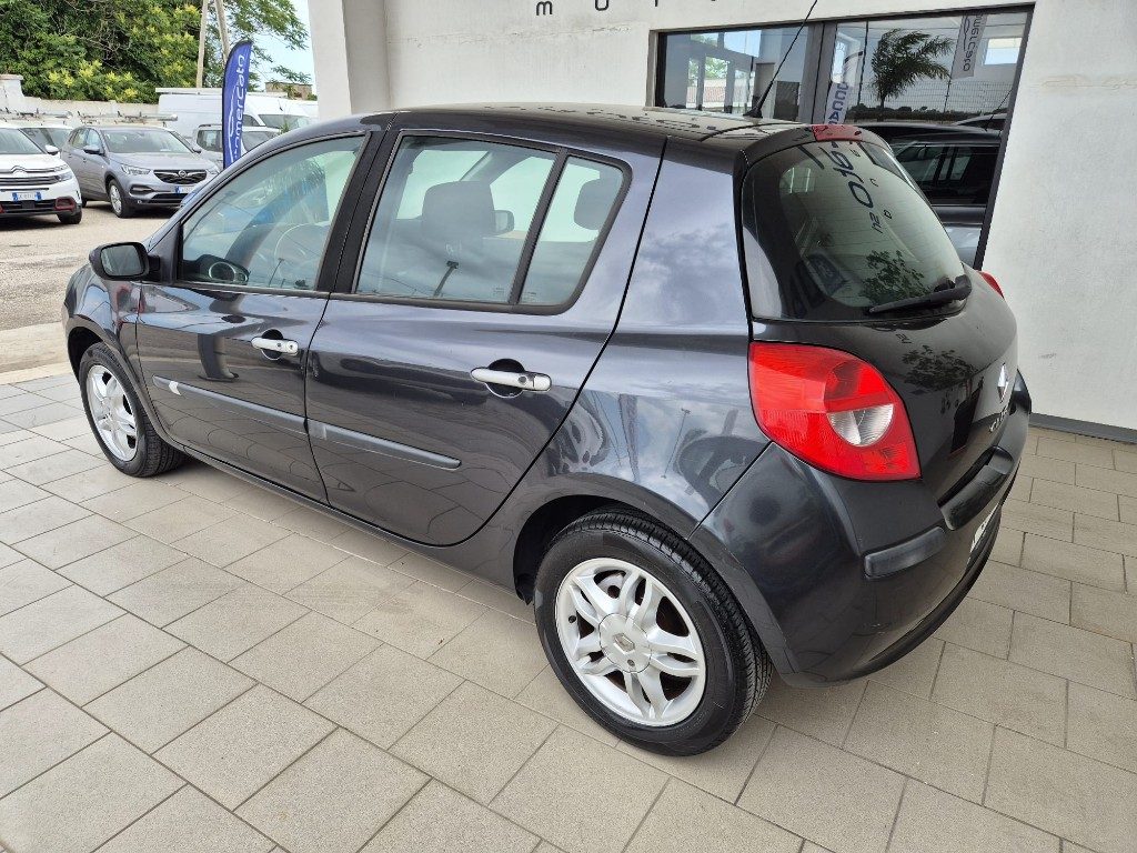 RENAULT Clio 1.5 dCi 85CV 5 porte - 3