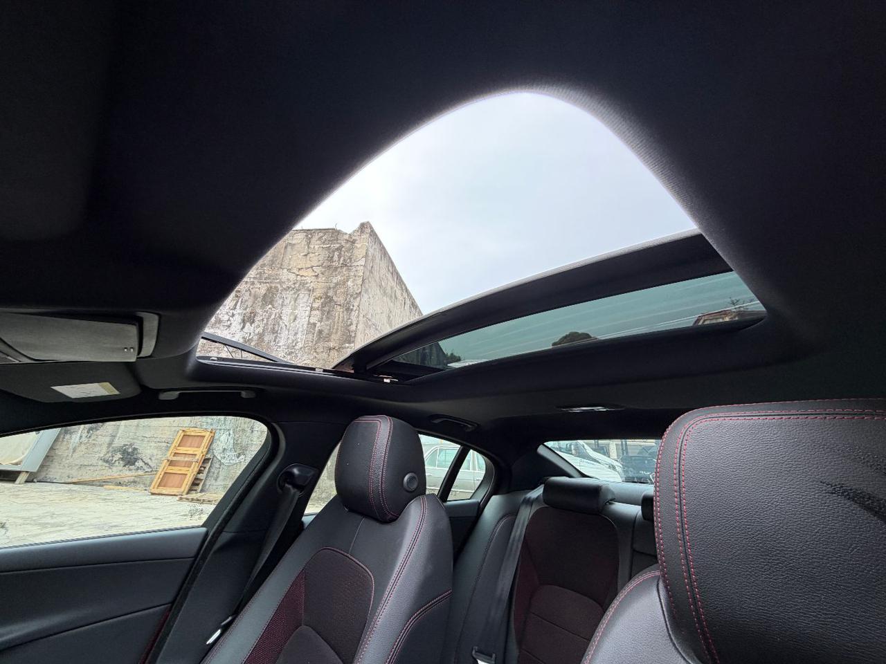 JAGUAR XE 2.0 D Turbo 180CV aut. R-Sport - 12