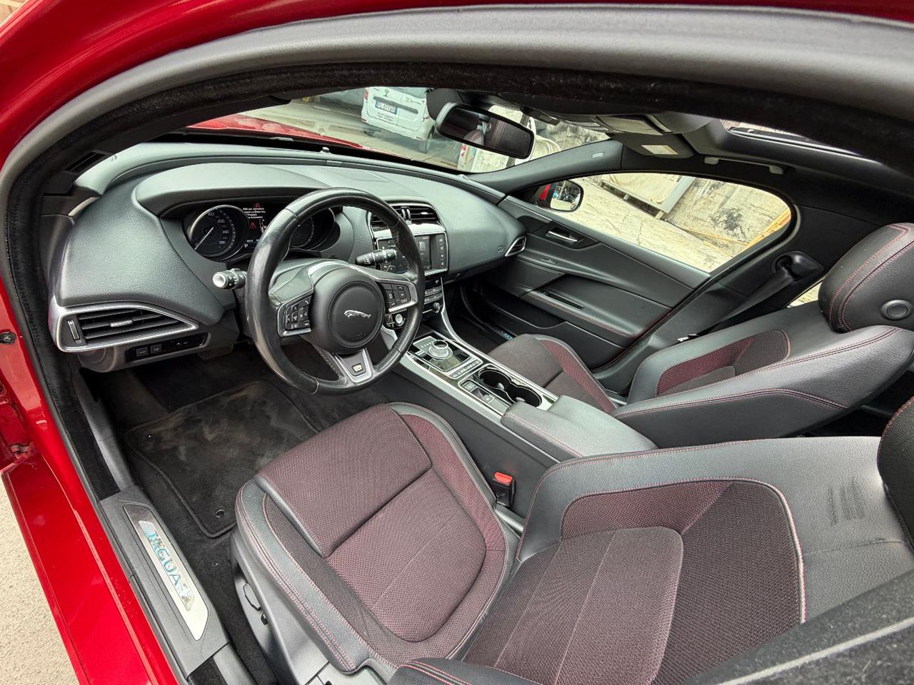 JAGUAR XE 2.0 D Turbo 180CV aut. R-Sport - 11