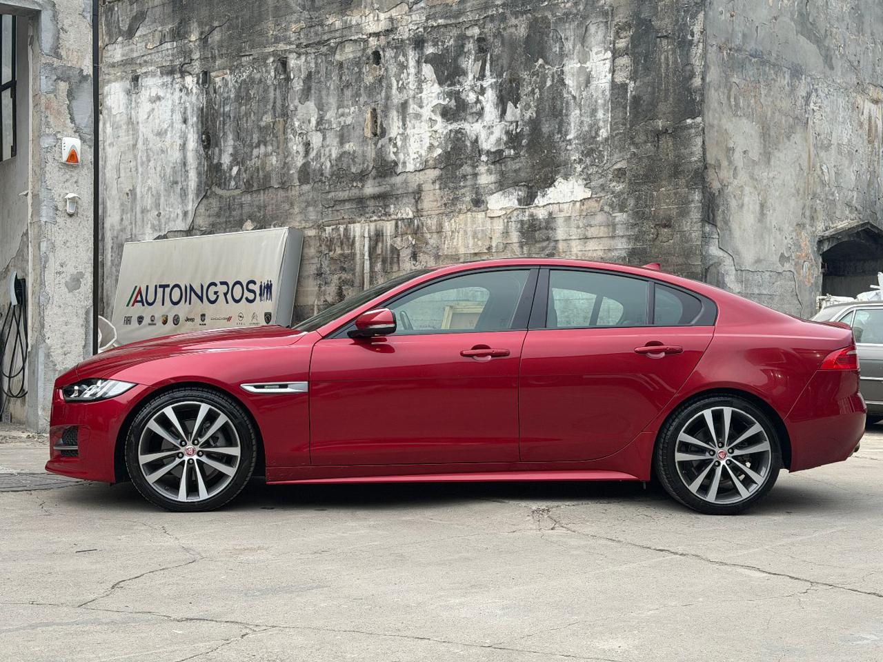 JAGUAR XE 2.0 D Turbo 180CV aut. R-Sport - 4