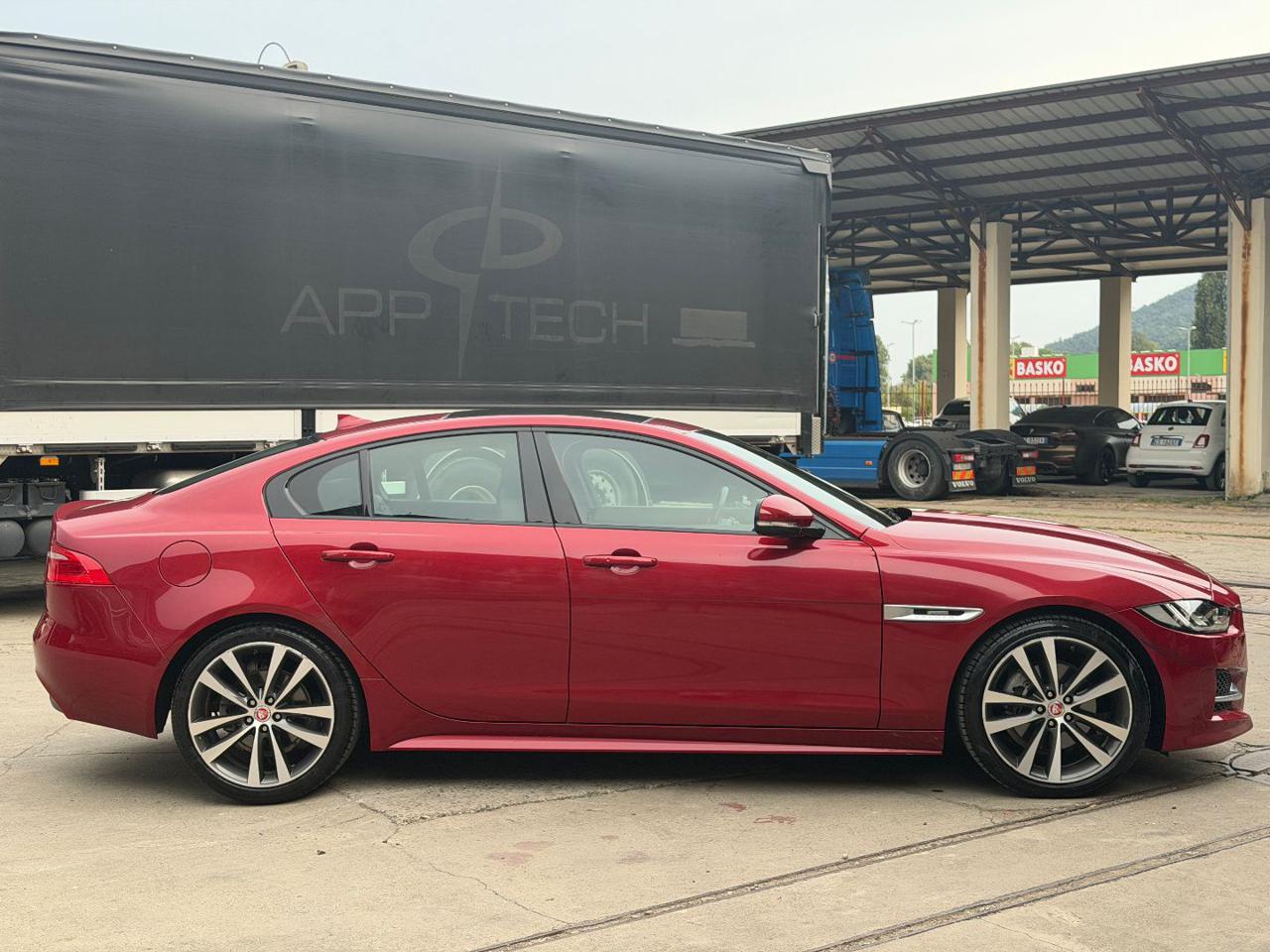 JAGUAR XE 2.0 D Turbo 180CV aut. R-Sport - 5