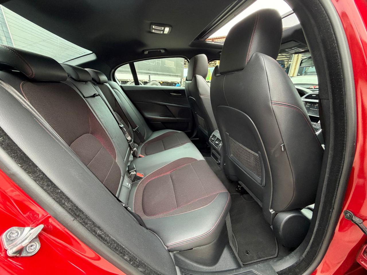 JAGUAR XE 2.0 D Turbo 180CV aut. R-Sport - 17