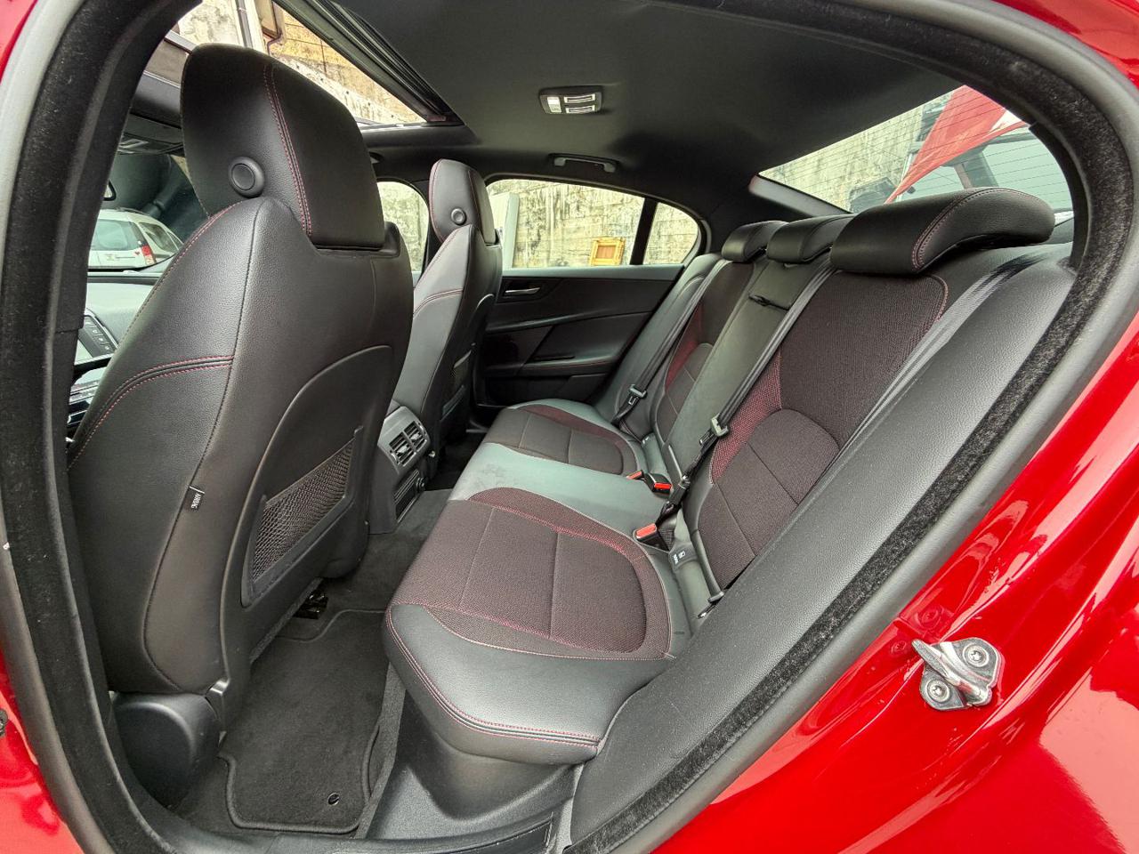 JAGUAR XE 2.0 D Turbo 180CV aut. R-Sport - 15