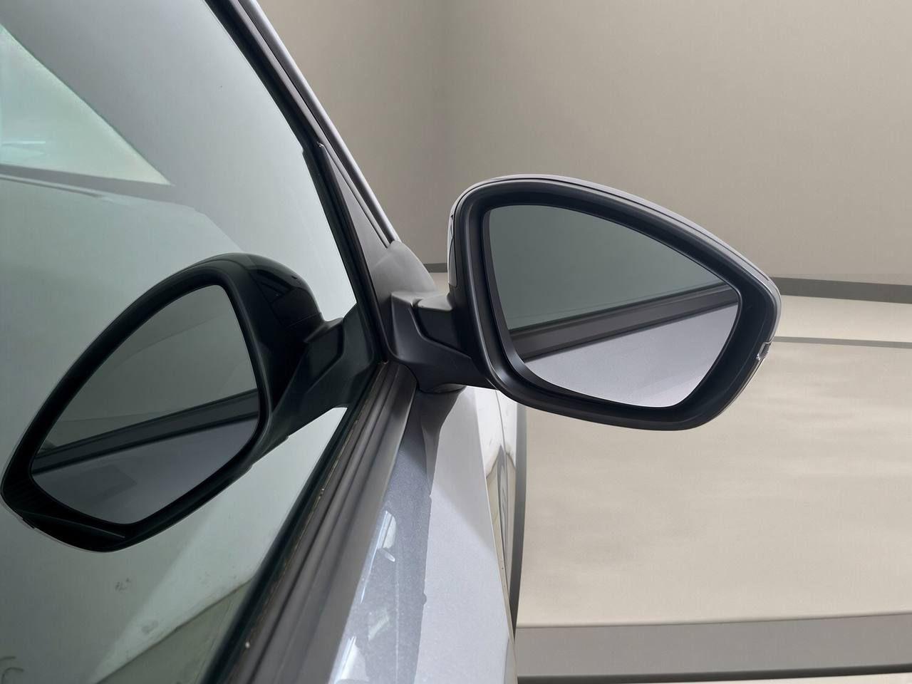PEUGEOT 2008 Hybrid 145 e-DCS6 Style - 38