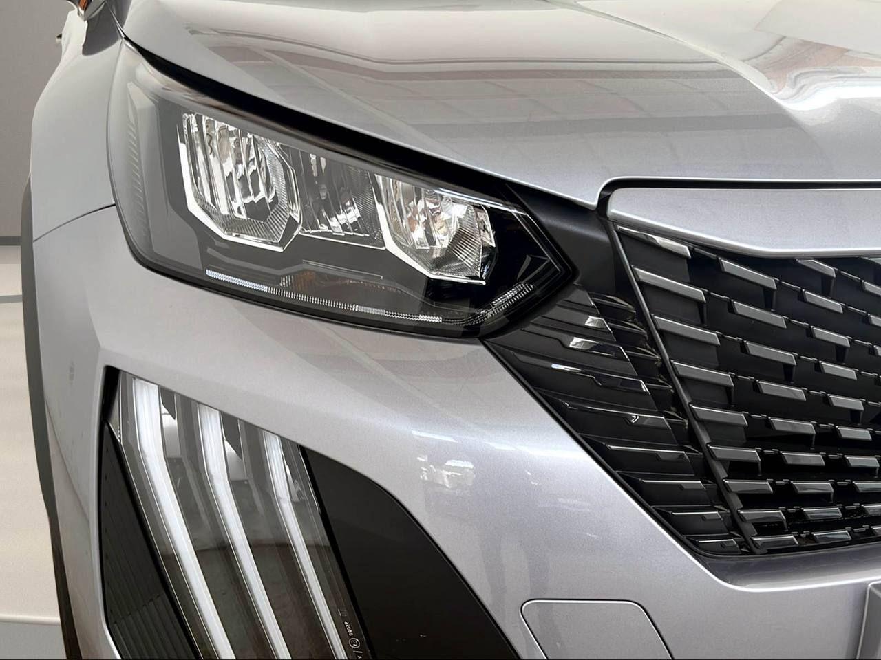PEUGEOT 2008 Hybrid 145 e-DCS6 Style - 30