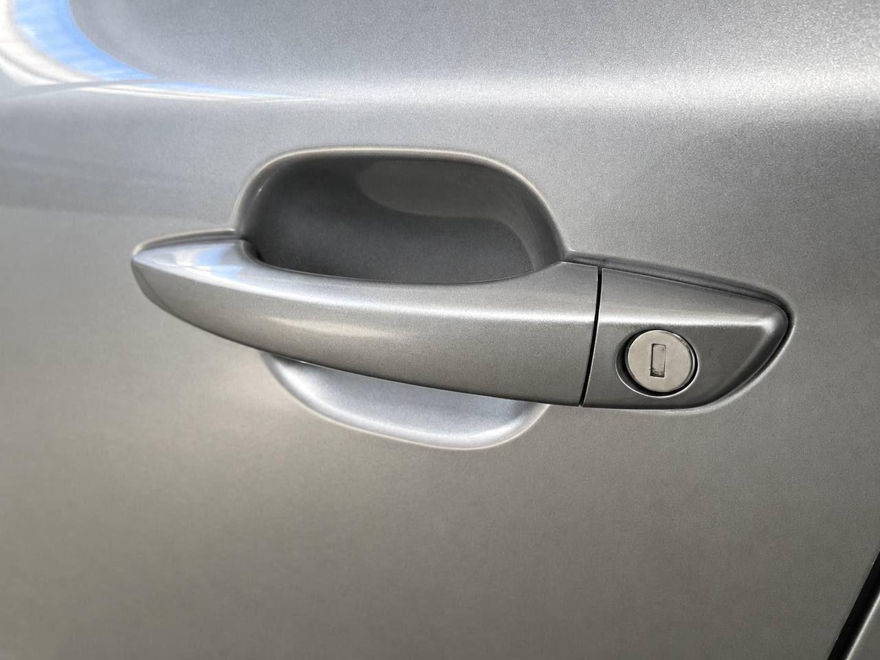 PEUGEOT 2008 Hybrid 145 e-DCS6 Style - 37