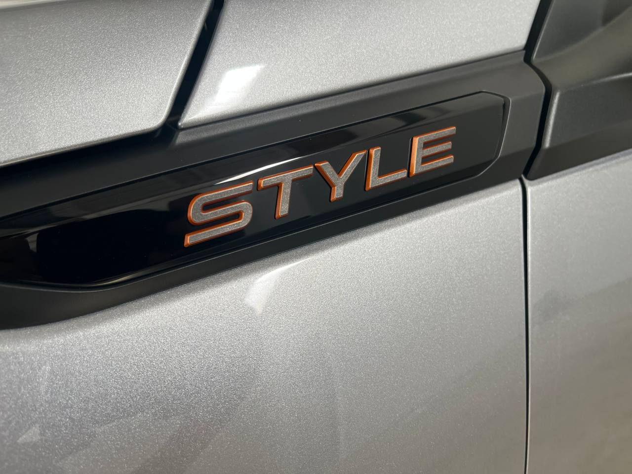 PEUGEOT 2008 Hybrid 145 e-DCS6 Style - 36