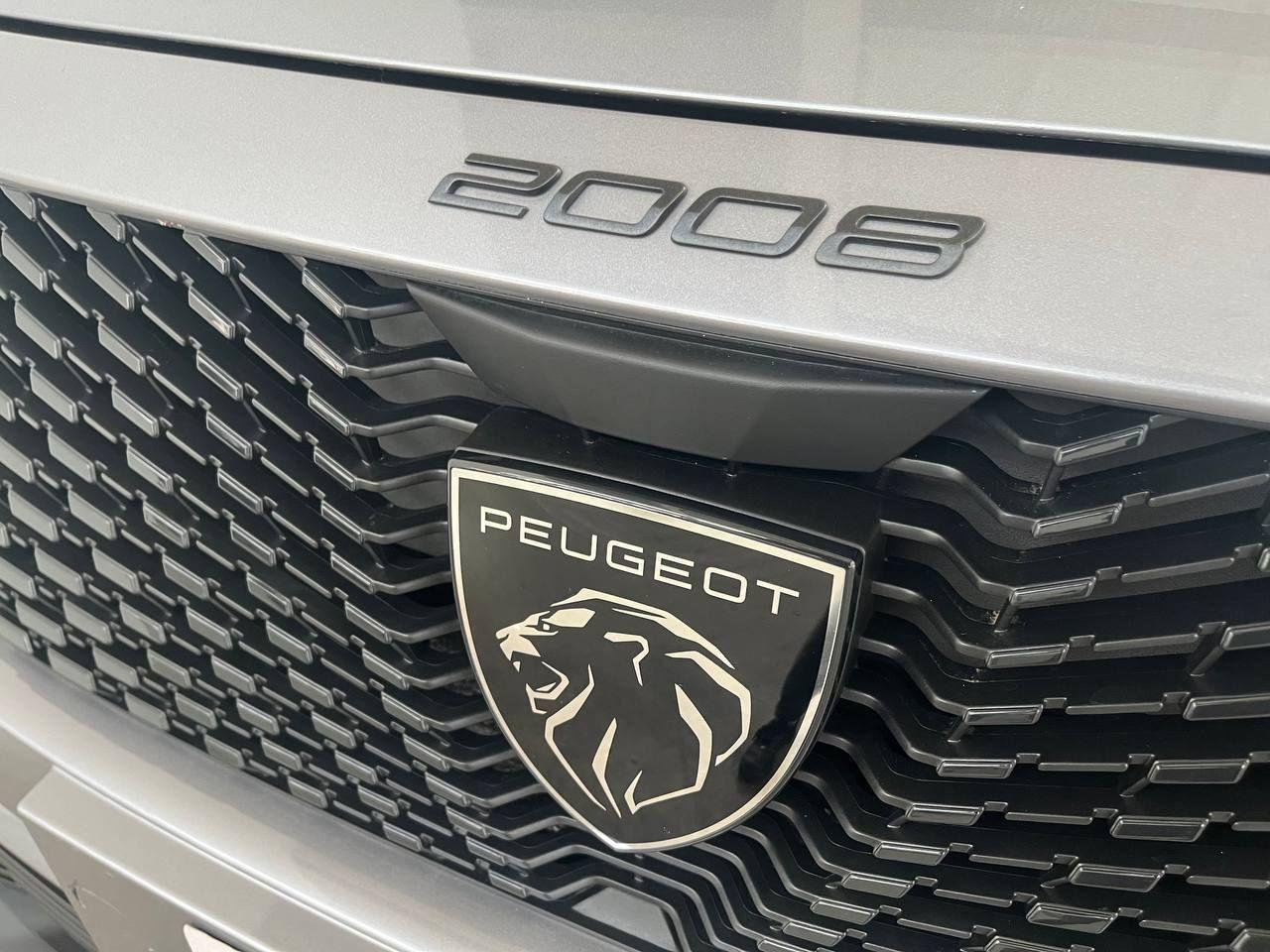 PEUGEOT 2008 Hybrid 145 e-DCS6 Style - 33