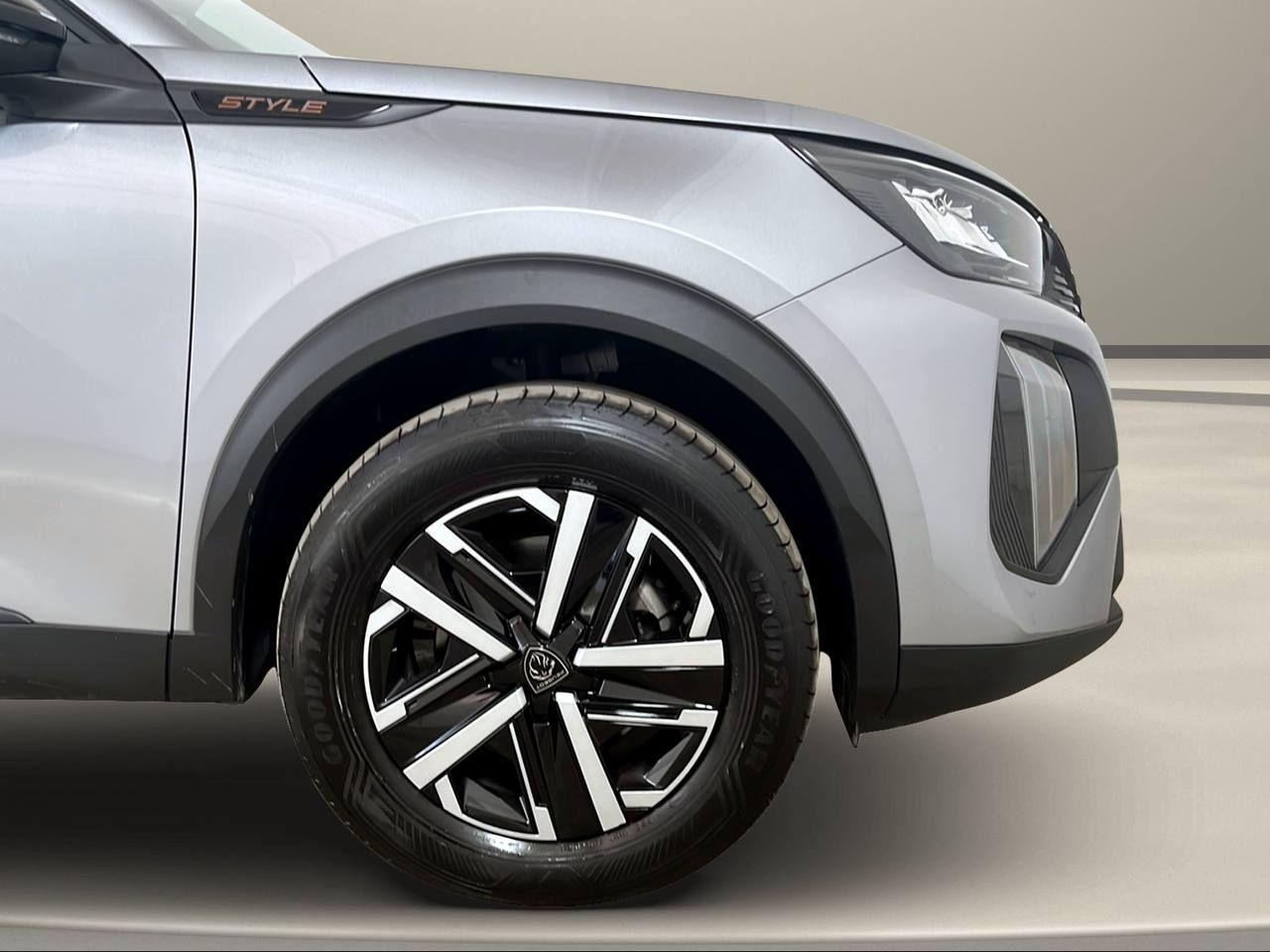 PEUGEOT 2008 Hybrid 145 e-DCS6 Style - 41