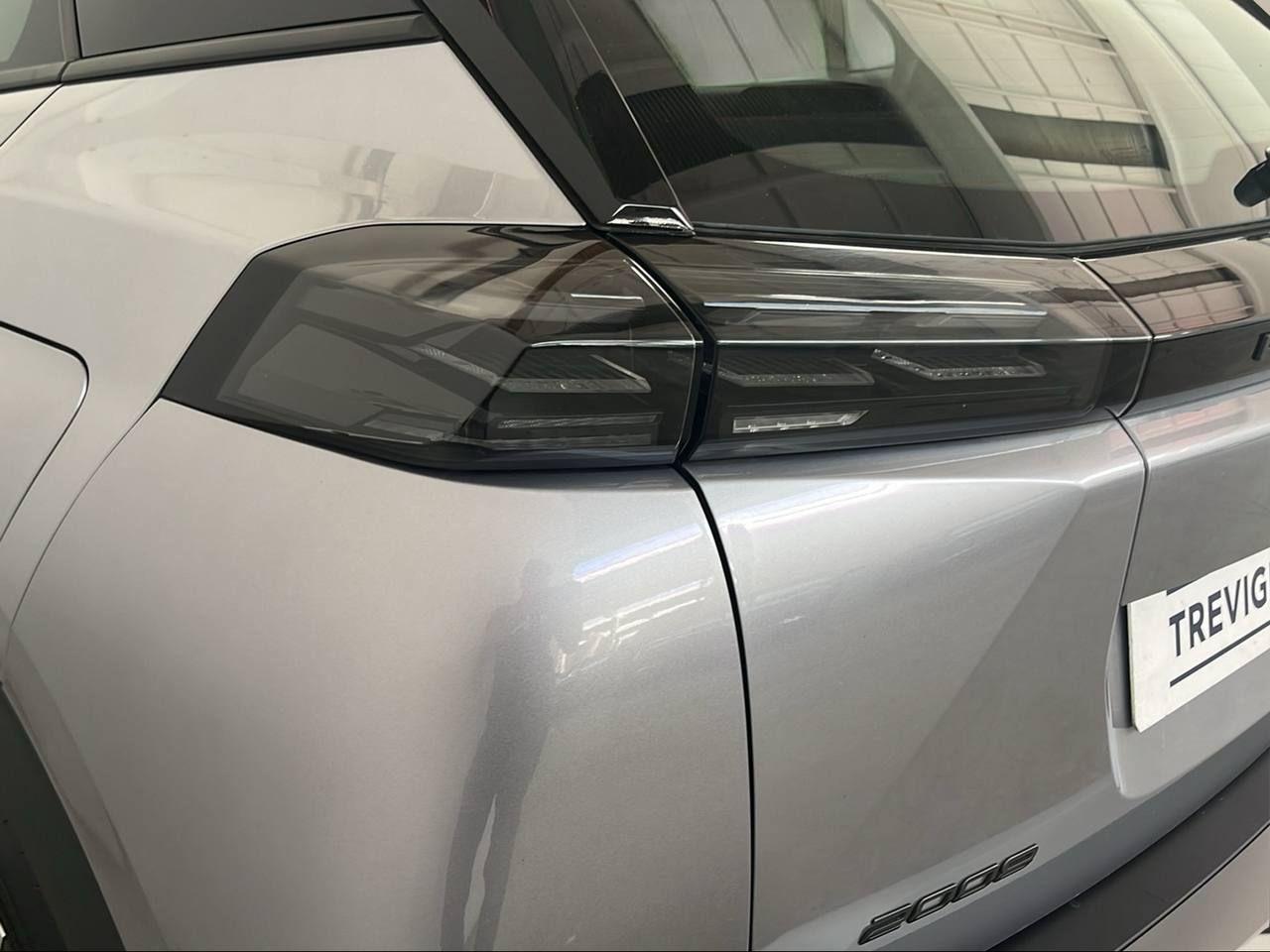 PEUGEOT 2008 Hybrid 145 e-DCS6 Style - 32