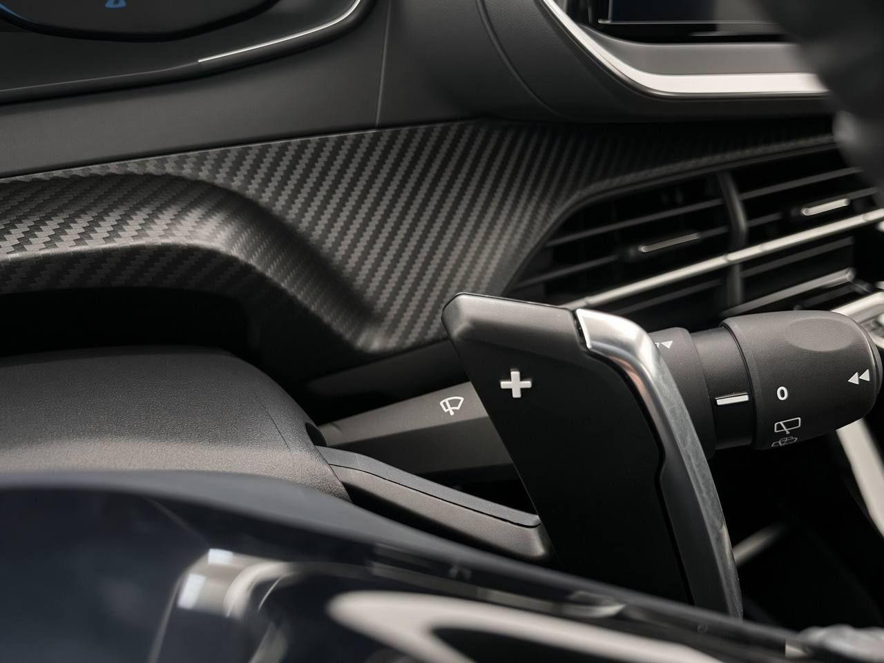 PEUGEOT 2008 Hybrid 145 e-DCS6 Style - 15