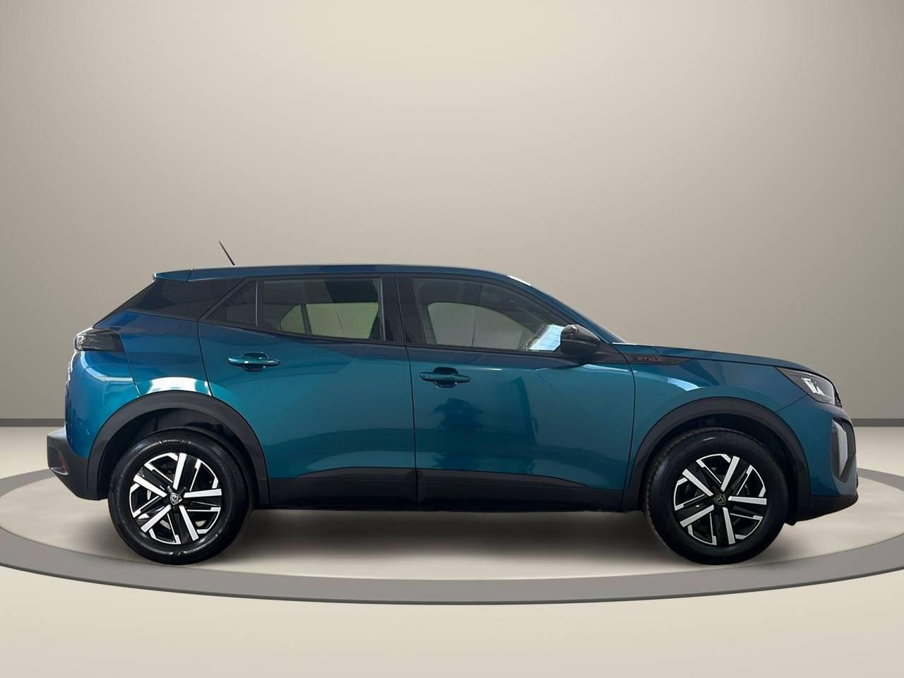 PEUGEOT 2008 Hybrid 145 e-DCS6 Style - 4