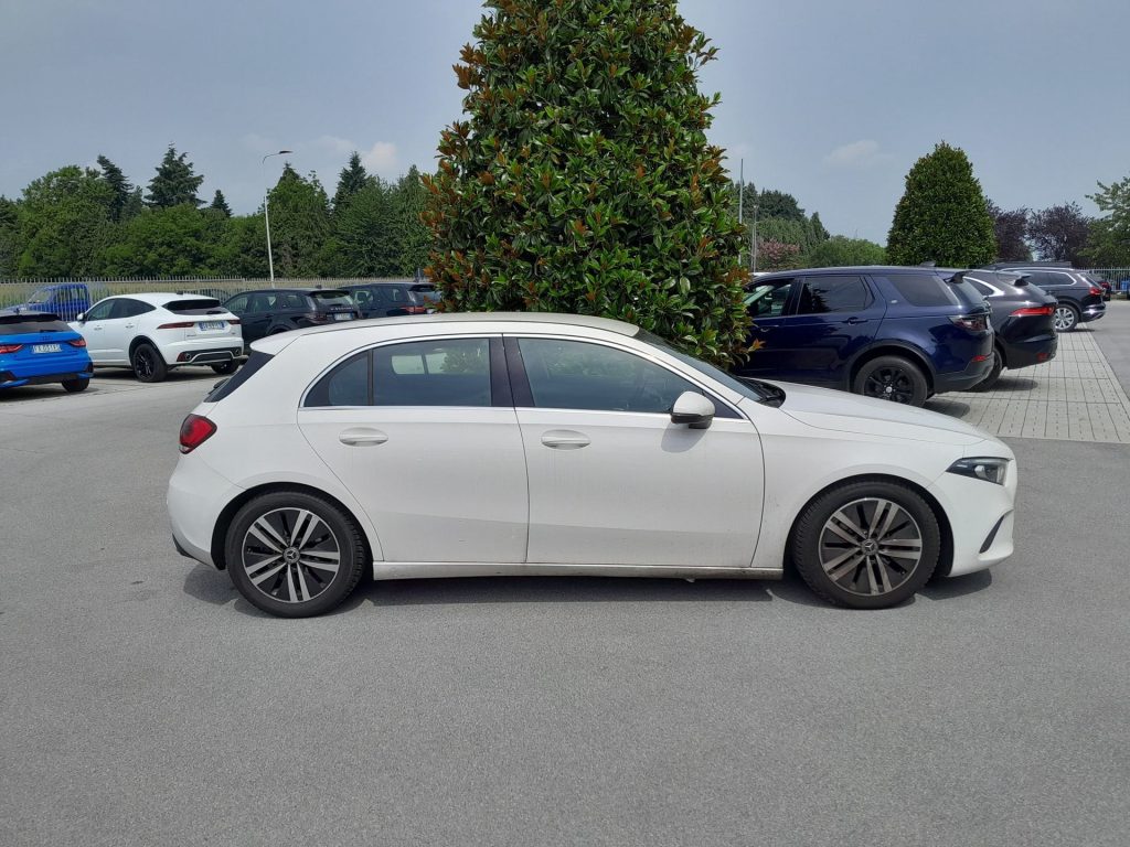 MERCEDES-BENZ CLA sse A A 180 d Automatic - 5