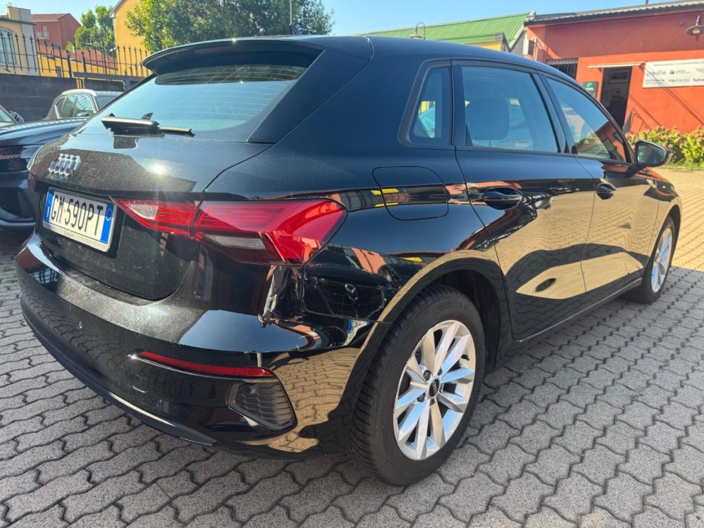 AUDI A3 SPB 35 TDI S tronic Business - 2