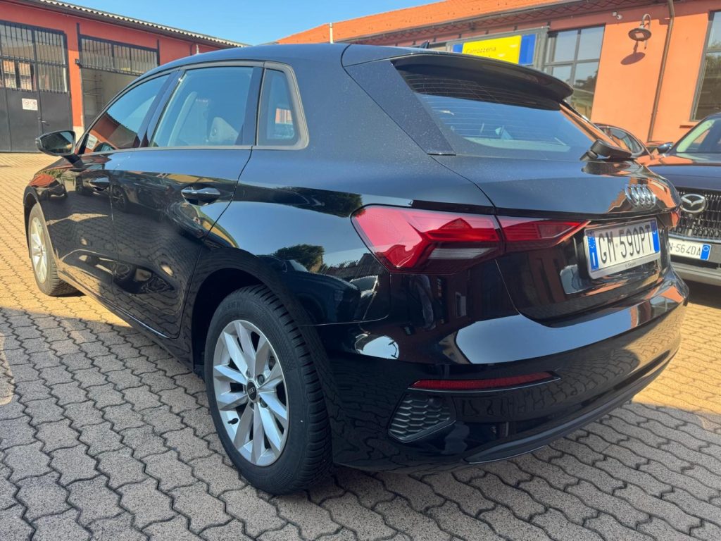 AUDI A3 SPB 35 TDI S tronic Business - 4