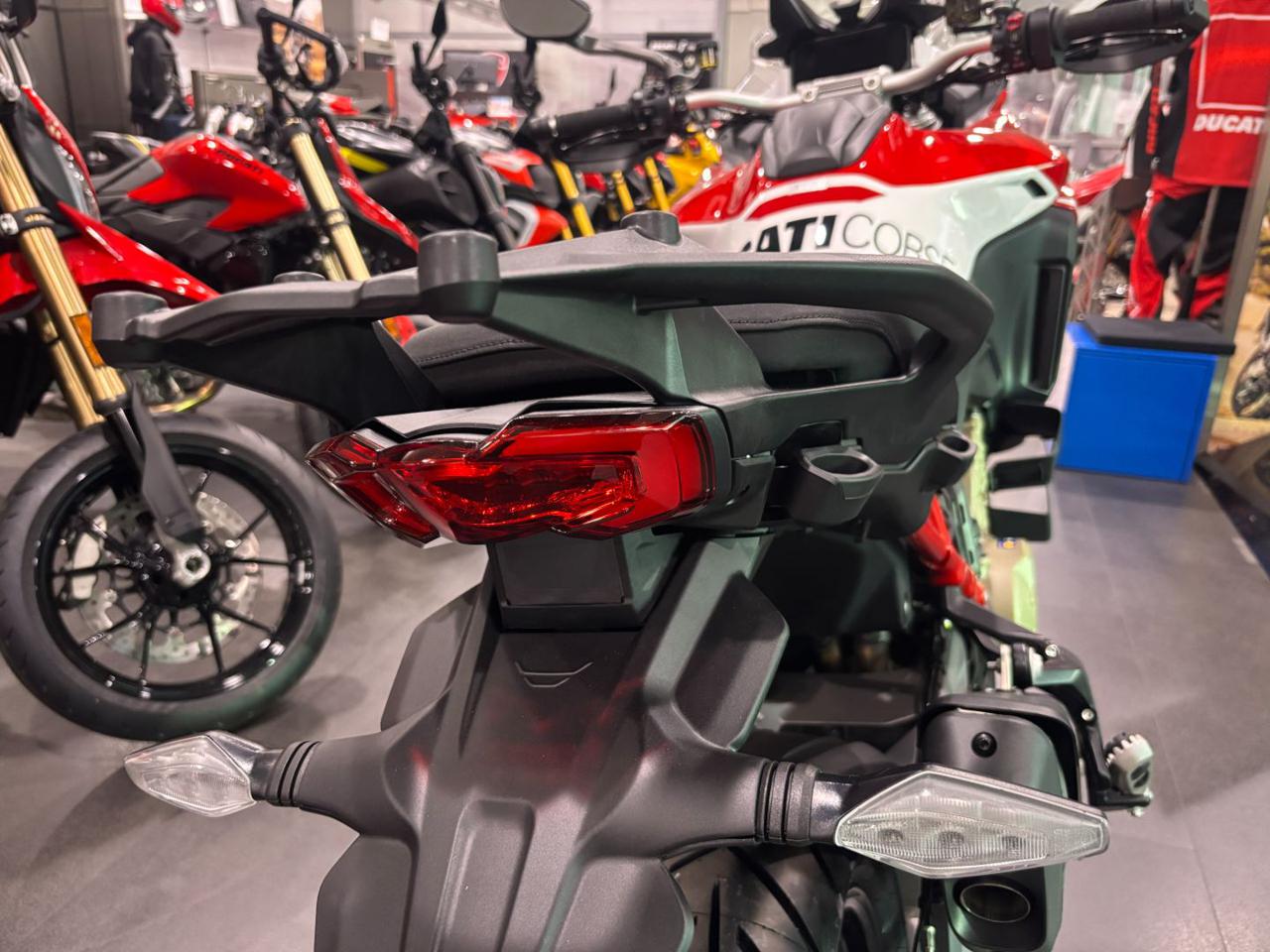 DUCATI Multistrada V4 S CORSE - 12