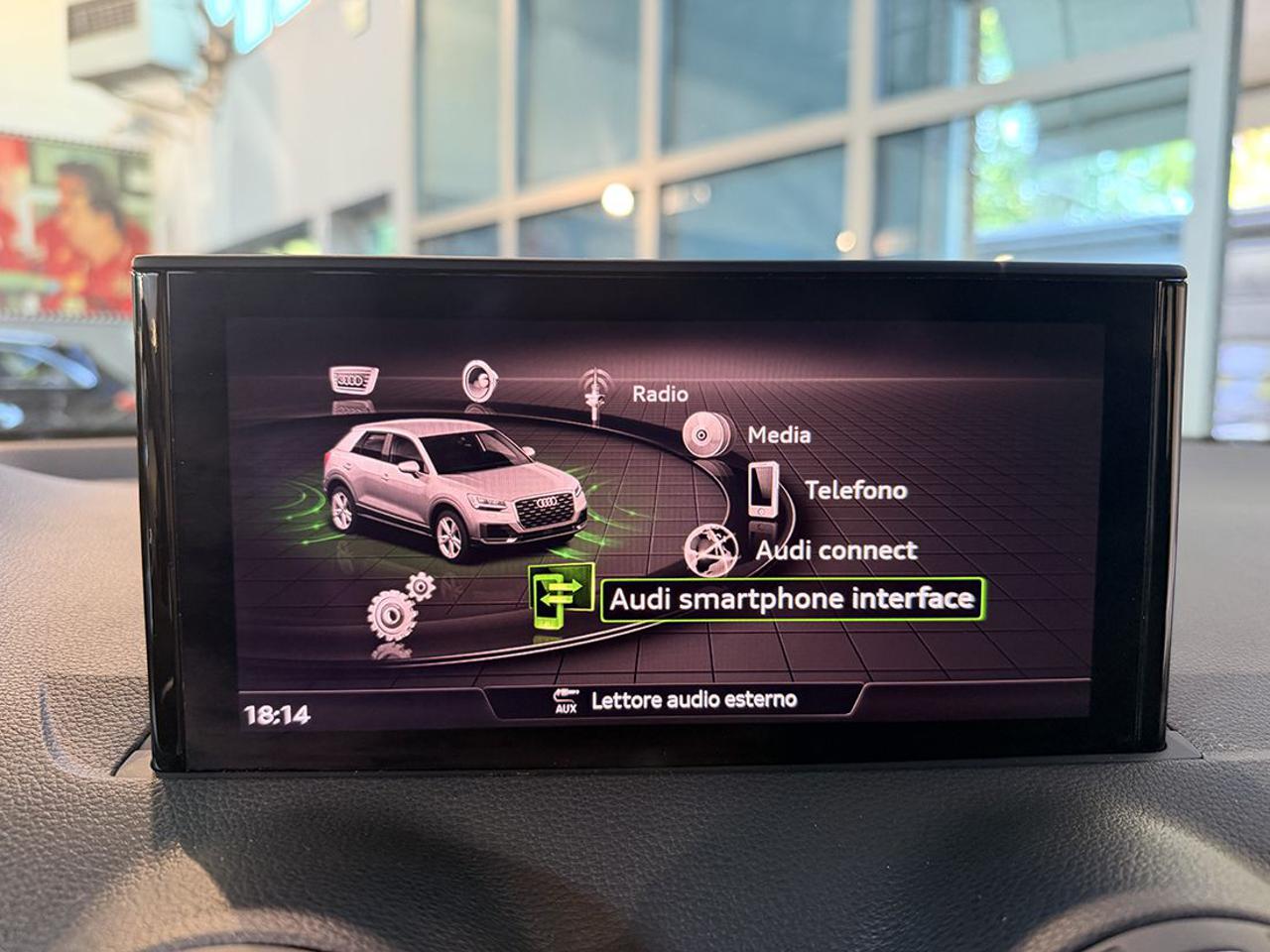 AUDI Q2 35 TFSI Admired - 24