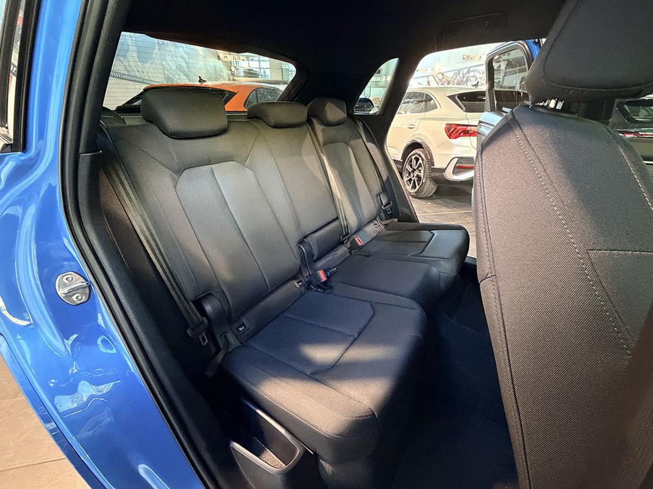 AUDI Q3 35 TDI S-Tronic S-Line - 18