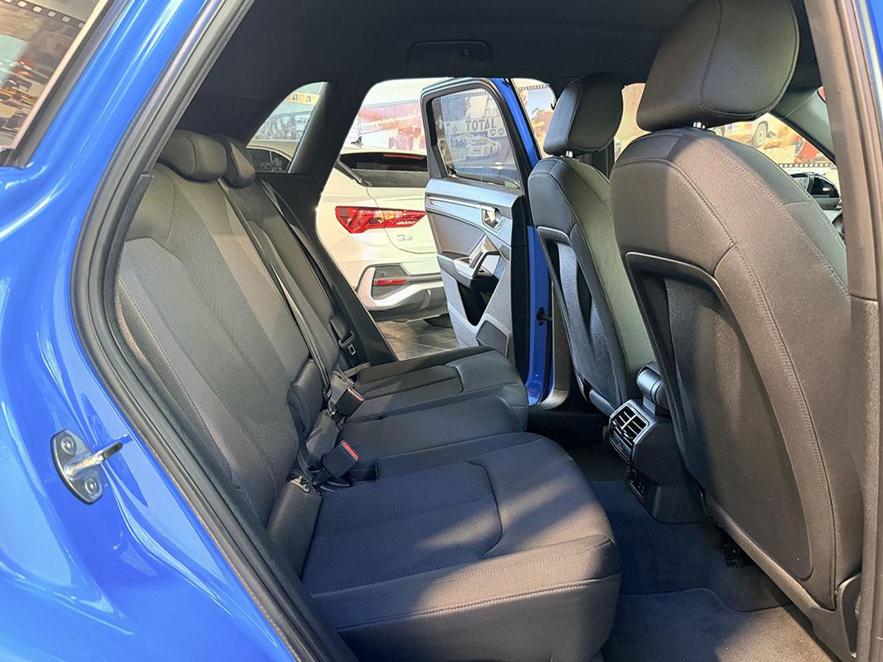 AUDI Q3 35 TDI S-Tronic S-Line - 17
