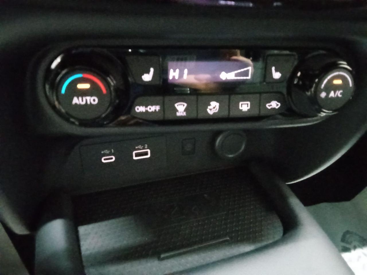 NISSAN Juke 1.6 HEV Tekna BOSE - 14