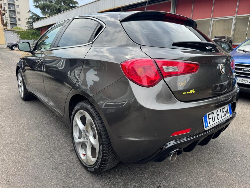 ALFA ROMEO Giulietta 1.6 JTDm-2 120 CV Distinctive - 4