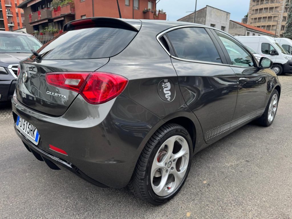 ALFA ROMEO Giulietta 1.6 JTDm-2 120 CV Distinctive - 6
