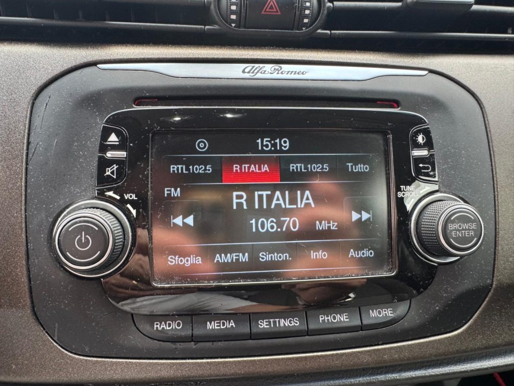 ALFA ROMEO Giulietta 1.6 JTDm-2 120 CV Distinctive - 14