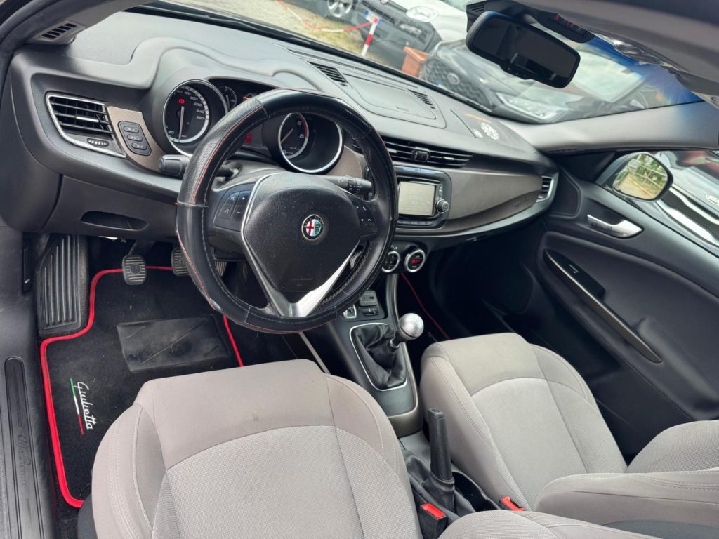 ALFA ROMEO Giulietta 1.6 JTDm-2 120 CV Distinctive - 16