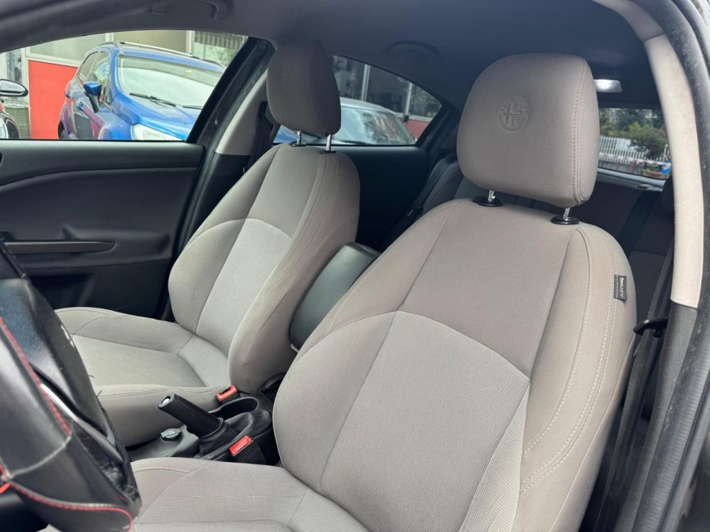 ALFA ROMEO Giulietta 1.6 JTDm-2 120 CV Distinctive - 17