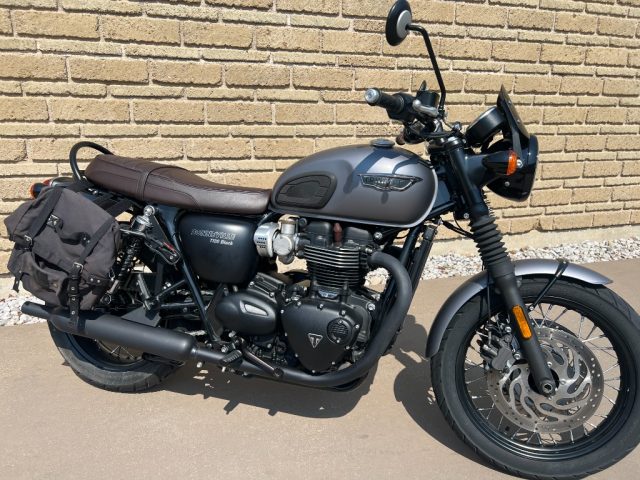 TRIUMPH Bonneville T120 Black Grigio pastello