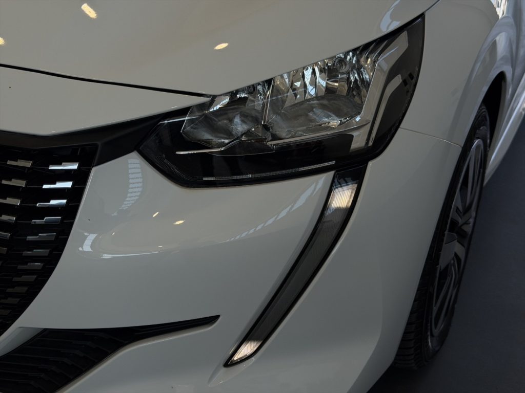 PEUGEOT 208 1.5 DIESEL KM 0 - 17
