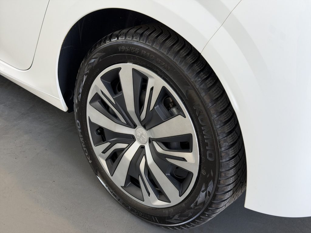 PEUGEOT 208 1.5 DIESEL KM 0 - 18