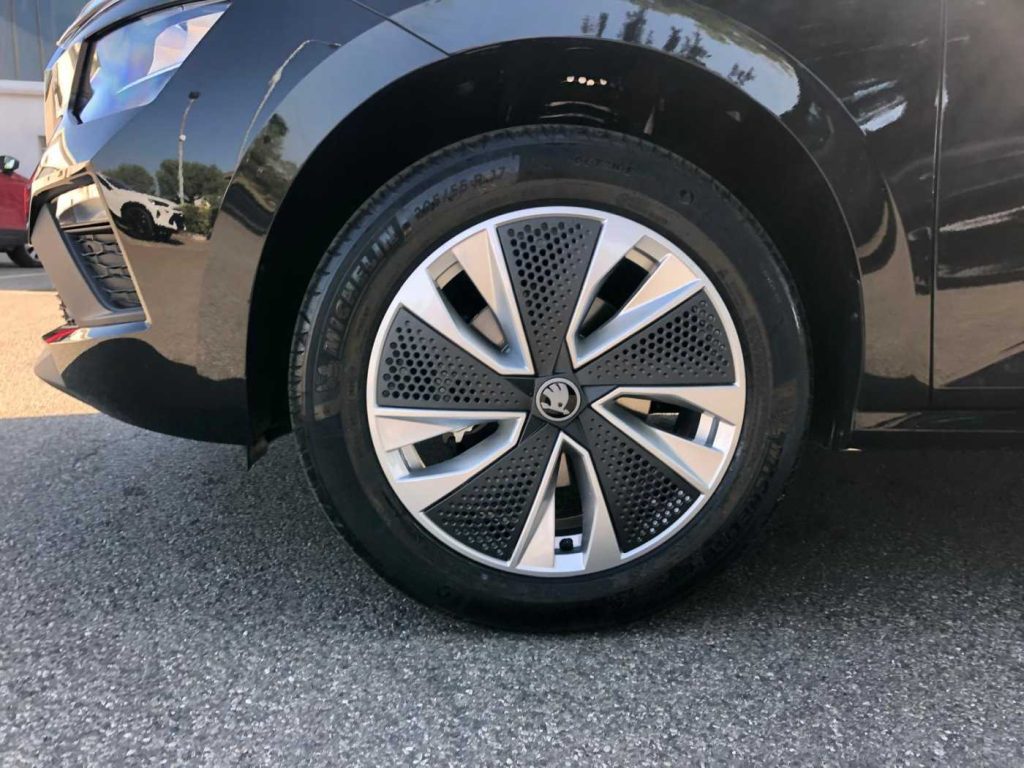 SKODA Kamiq 1.0 TSI Your Way - 21