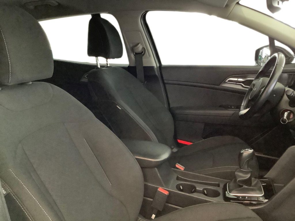 KIA Sportage 1.6 CRDi MHEV Business - 10