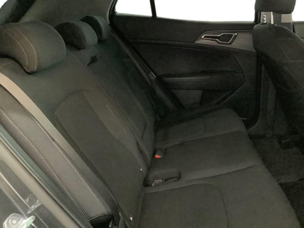 KIA Sportage 1.6 CRDi MHEV Business - 11