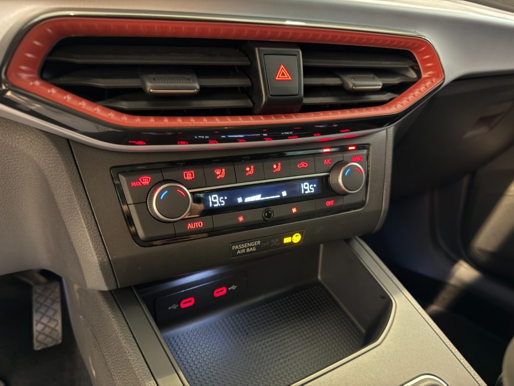 SEAT Ibiza 1.0 EcoTSI FR FULL LED ACC App Connect DAB+ - 14