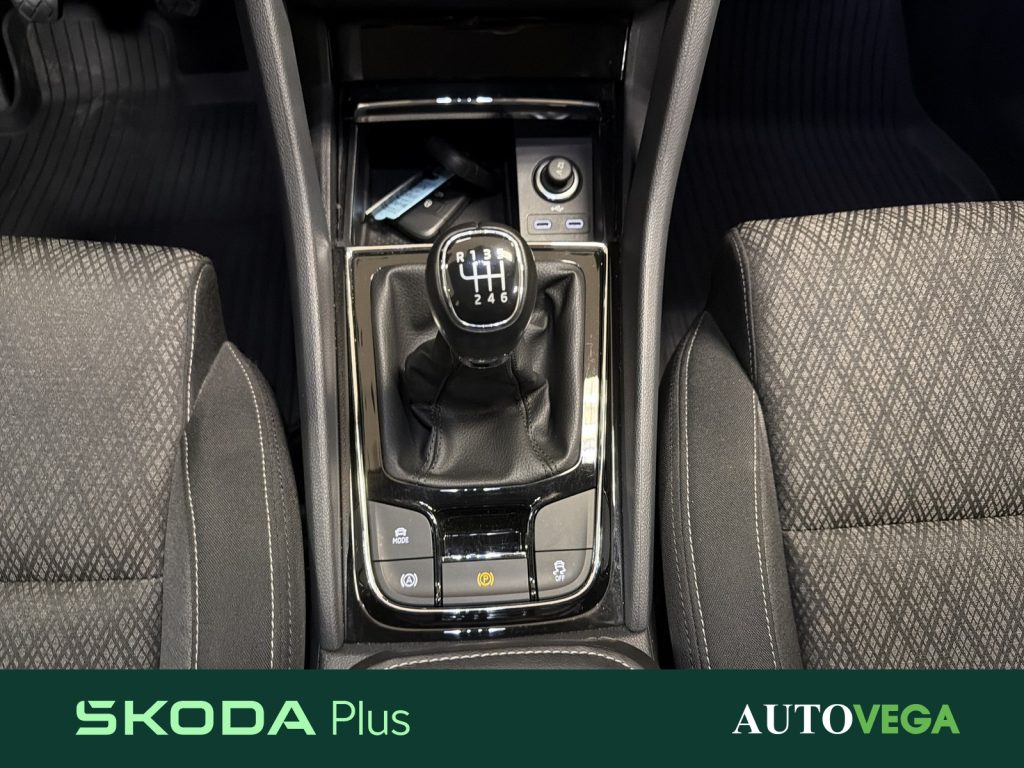 SKODA Karoq 2.0 tdi style 115cv - 11