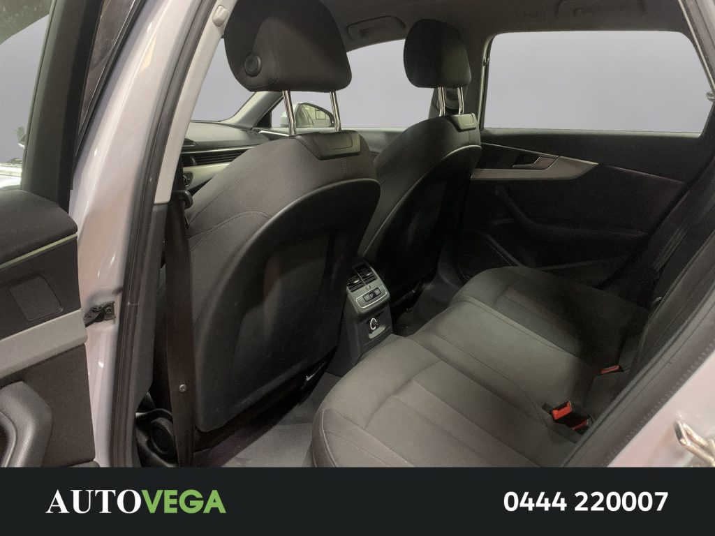 AUDI A4 avant 35 2.0 tdi sport 150cv s-tronic - 12