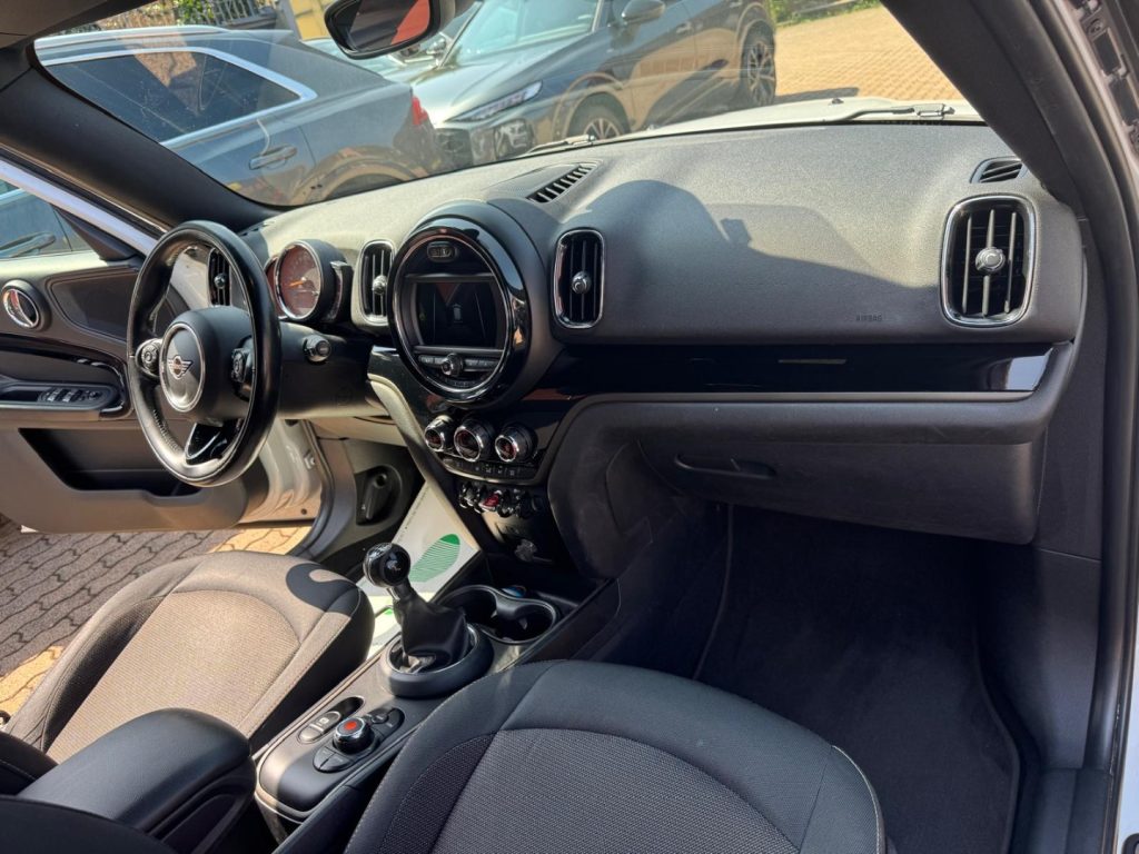 MINI Countryman 1.5 One D Boost - 13