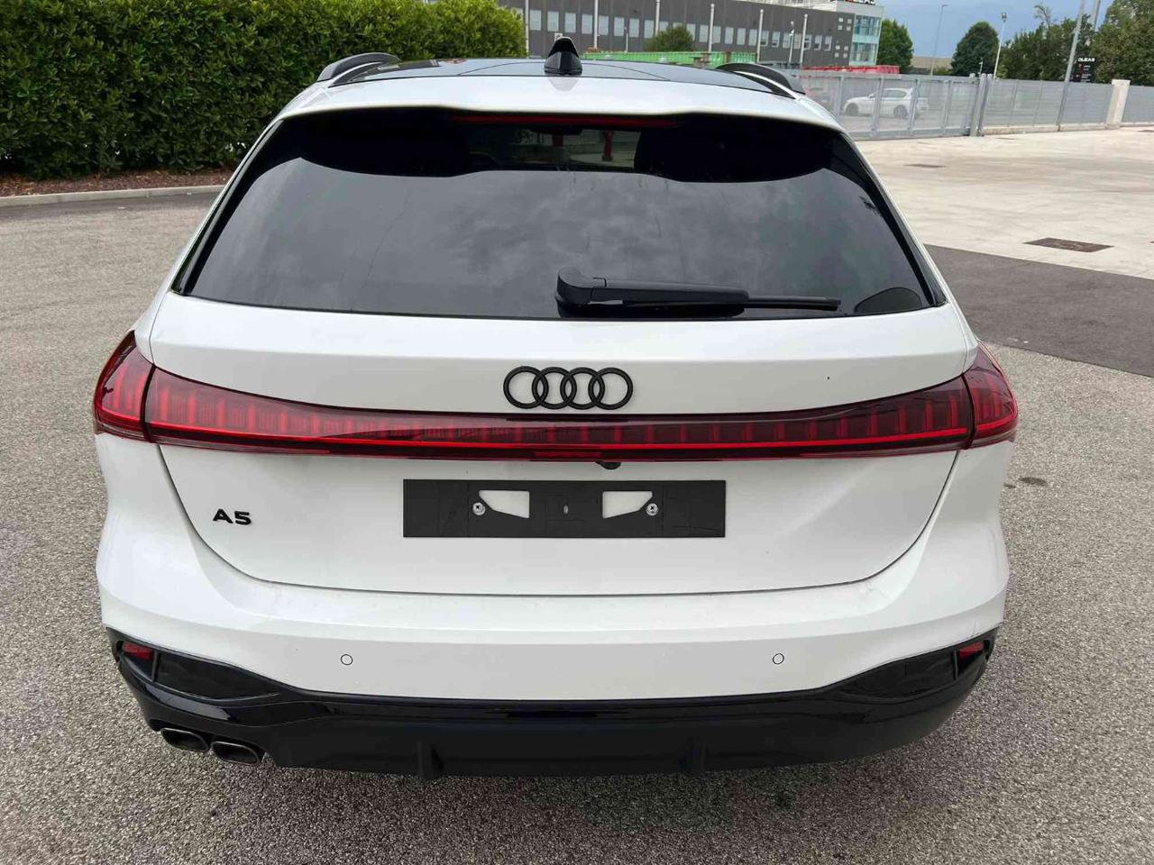 AUDI A5 Avant TDI 150 kW S tronic SLine edition BLACK LINE - 2