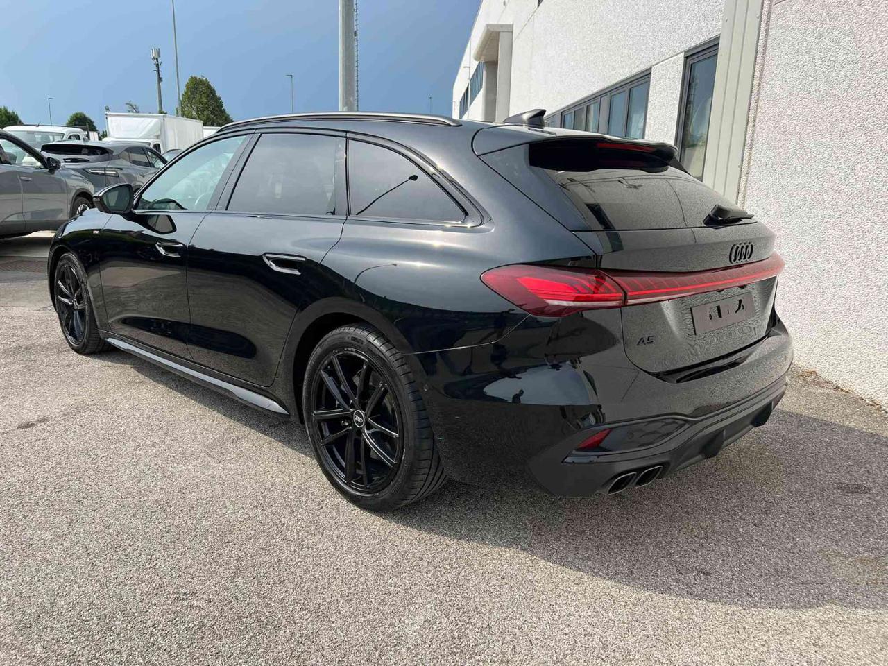 AUDI A5 Avant TDI 150 kW S tronic SLine edition BLACK LINE - 2