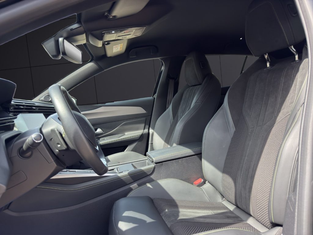 PEUGEOT 408 Hybrid 136 e-DCS6 GT - 9